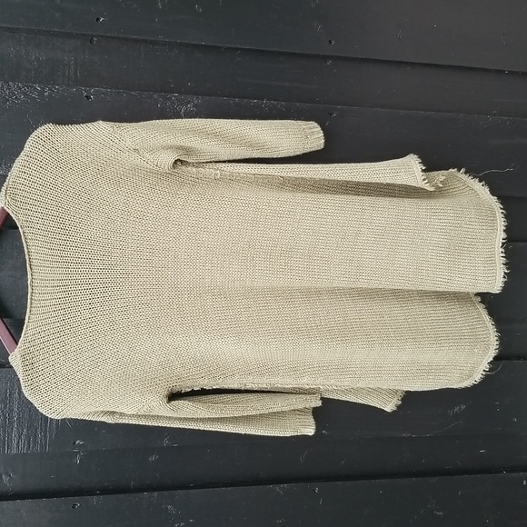 Pullover V-Neck Sweater - Picture 9 of 11